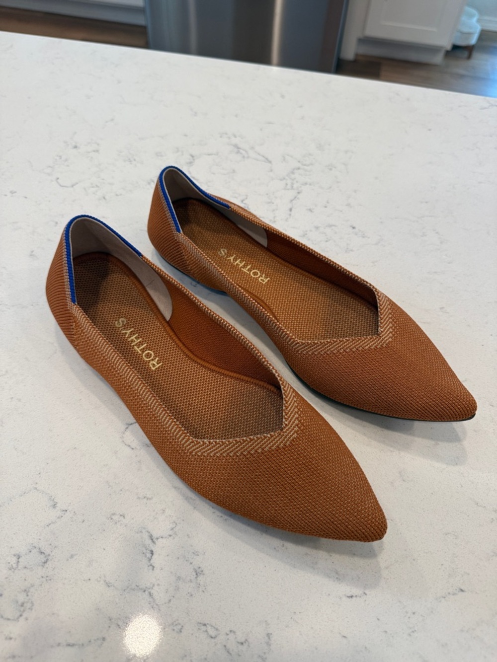 Rothys Orange pointed toe flats Sz 9.5